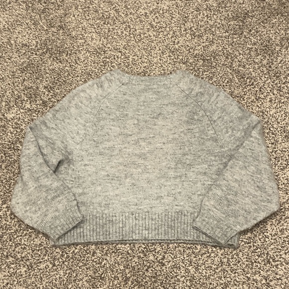 Old Navy Women’s Gray Sweater with Vibrant Pink Heart, Valentines Day size xs - Picture 6 of 9